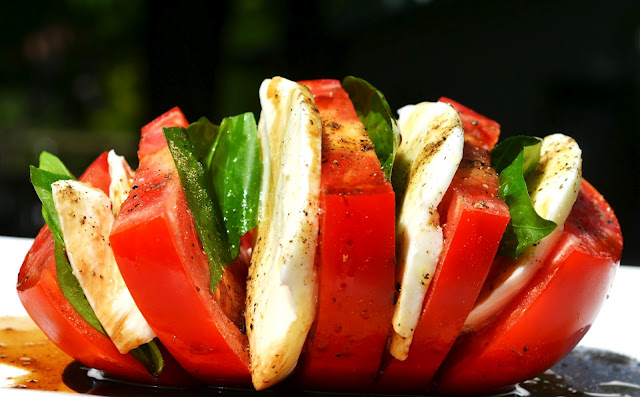 Tomato Caprese Salad {All Fanned Out}
