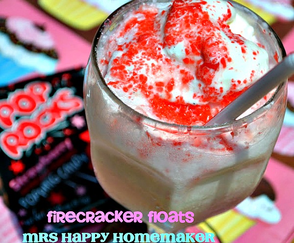 These Firecracker Floats have real popping action that kinda feels like fireworks in your mouth which is created by using Pop Rocks. They're SO yummy!! | MrsHappyHomemaker.com @thathousewife