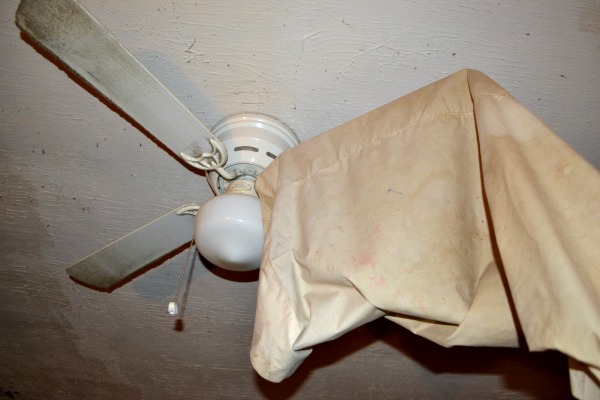 How to clean a ceiling fan with NO MESS!