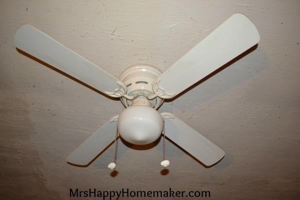 How to clean a ceiling fan with no mess!