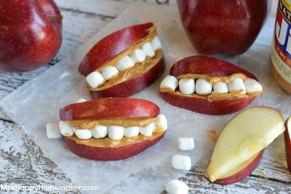 Apple Teeth - perfect snack for the kids, for their lunch, & perfect for Halloween!