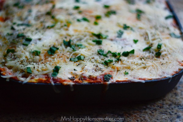 Skillet Lasagna | MrsHappyHomemaker.com