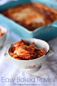 Easy Baked Ravioli - super easy, super fast, super delicious! Great one dish weeknight meal that the whole family will love! | MrsHappyHomemaker.com @MrsHappyHomemaker