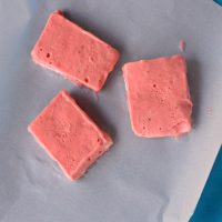 strawberry lemonade freezer fudge