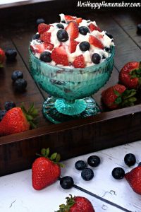 Quick and Easy Berry Cheesecake Salad
