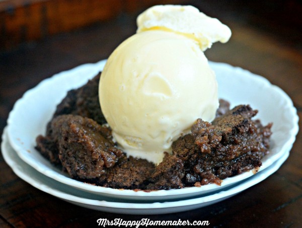 My Grandma’s Old Fashioned Brownie Pudding recipe is a chocolate lover’s dream. Warm, rich, fudgy chocolate with a thin ‘brownie edge’ crust. Only 6 simple ingredients too! INCREDIBLE! | MrsHappyHomemaker.com @thathousewife