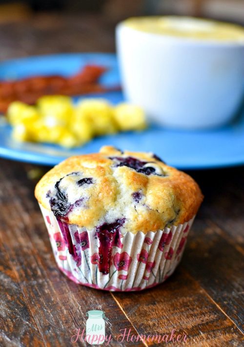 My Favorite blueberry muffins | MrsHappyHomemaker.com