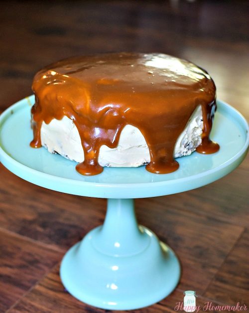 Salted Caramel Chocolate Fudge Cake | MrsHappyHomemaker.com @mrshappyhomemaker