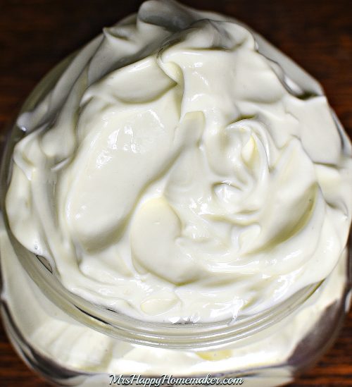 Homemade Shaving Cream - Only 4 Ingredients! | MrsHappyHomemaker.com @mrshappyhomemaker