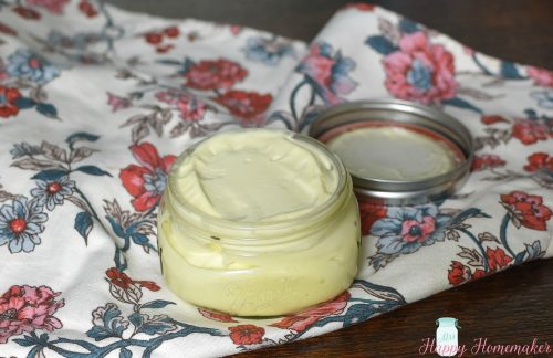Homemade Shaving Cream - Only 4 Ingredients! | MrsHappyHomemaker.com @mrshappyhomemaker