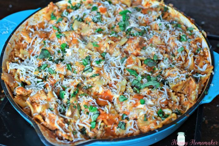 Skillet Chicken Lasagna | MrsHappyHomemaker.com