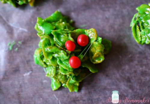 No-Bake Holly Berry Cluster Cookies