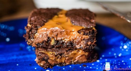Double Caramel Turtle Brownies | MrsHappyHomemaker.com @mrshappyhomemaker