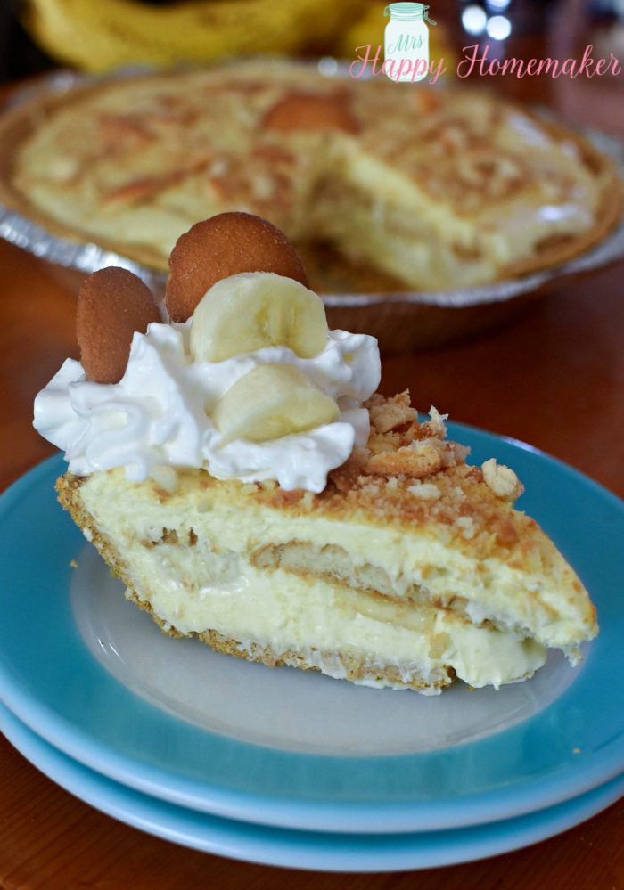 No Bake Banana Pudding Cheesecake slice | MrsHappyHomemaker.com 