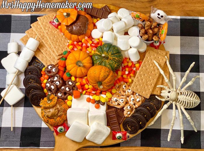 Halloween S’mores Charcuterie Board 
